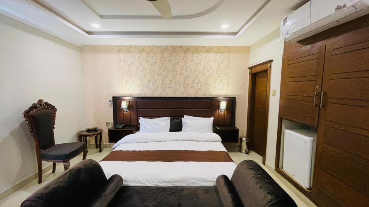 Golden Sand Hotel Rahim Yar Khan Buitenkant foto
